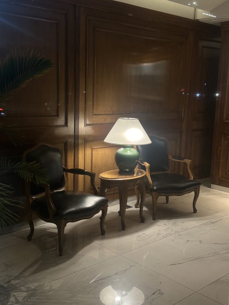 Halls de edificios, El no lugar: Una forma de ver el mundo que puede pasar desapercibida 2 halls edificio