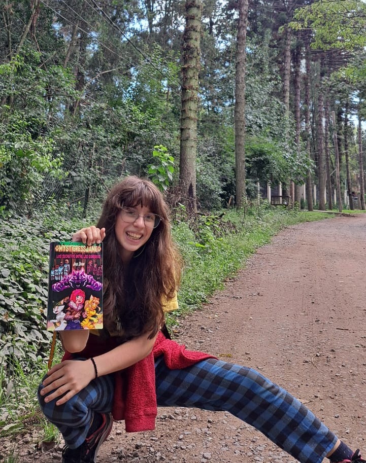 Joha Dixon, autora de 14 años y creadora de la saga "MystigressJane y los secretos entre las sombras" 1 Joha